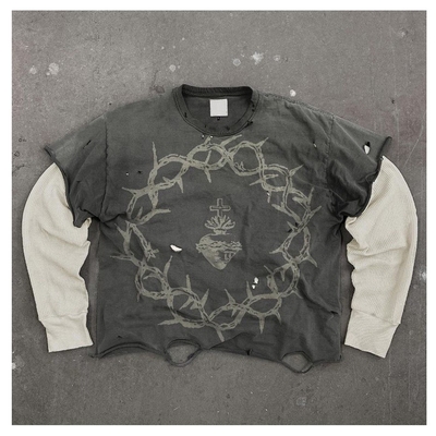 เสื้อยืดแขนยาวแบบกราฟิกของผู้ชาย